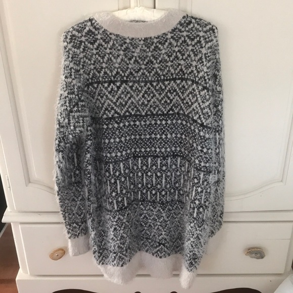 Oversized Fuzzy Sweater from Urban - Picture 2 of 3